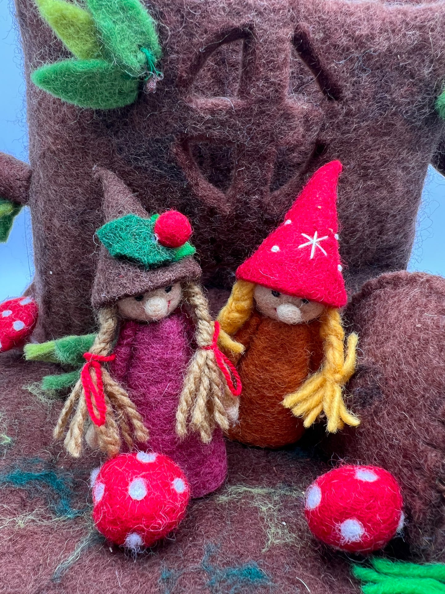 Finger Puppet Felt Play House - Forrest Stump