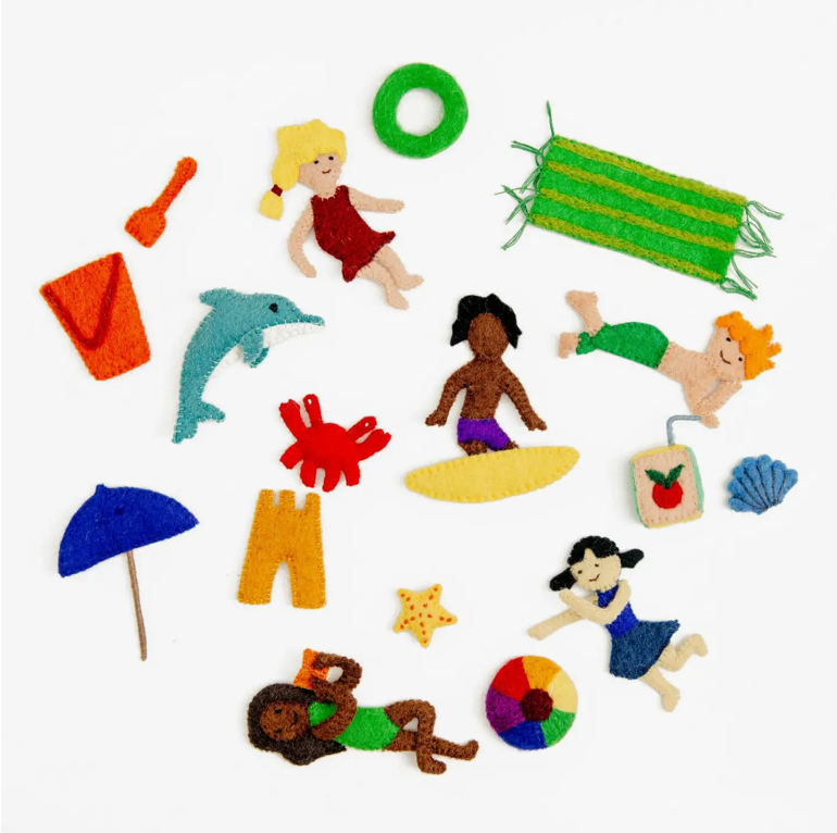 Felt Discovery Board - Day at the Beach