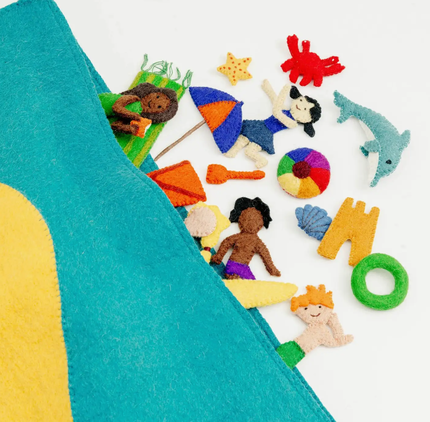 Felt Discovery Board - Day at the Beach